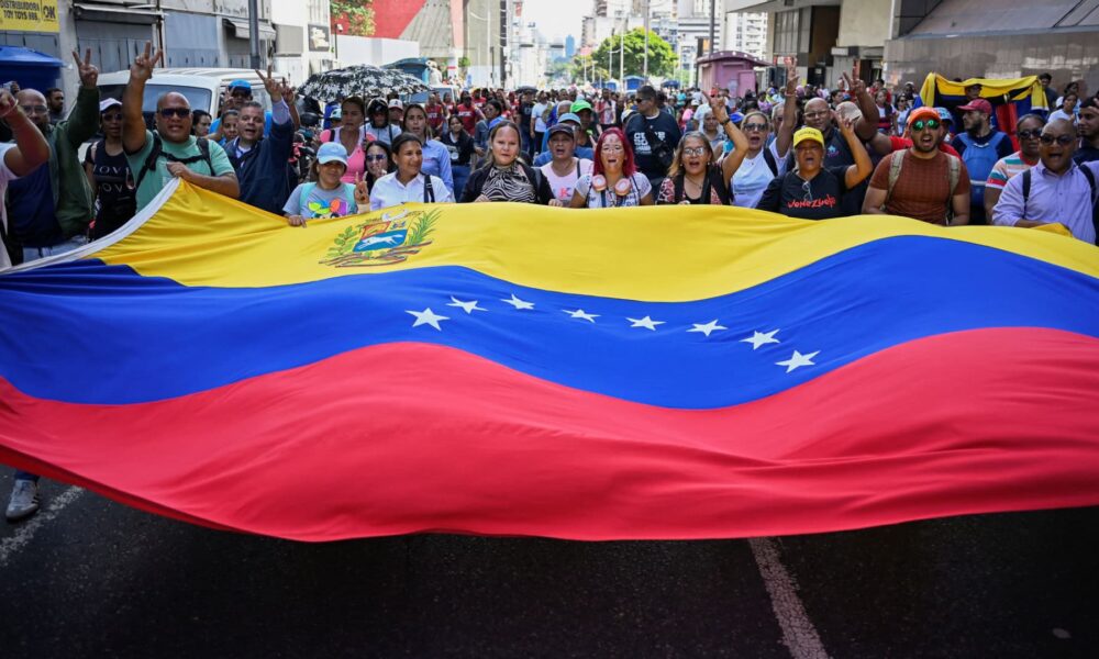 Venezuela bonds are the hottest trade on Wall Street this week, but risks remain