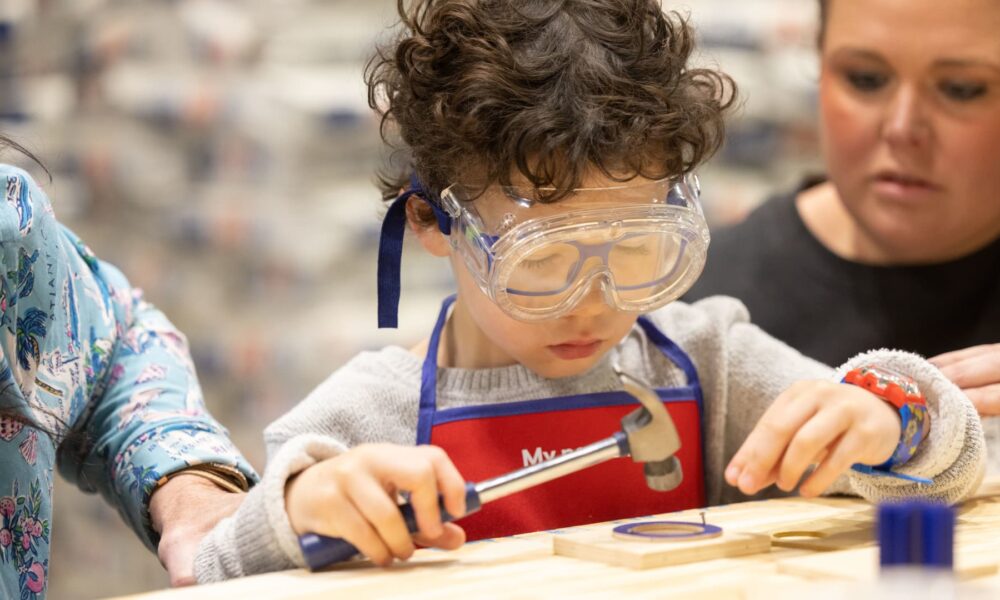 Lowe's offers kid's events, loyalty program as Americans buy homes later