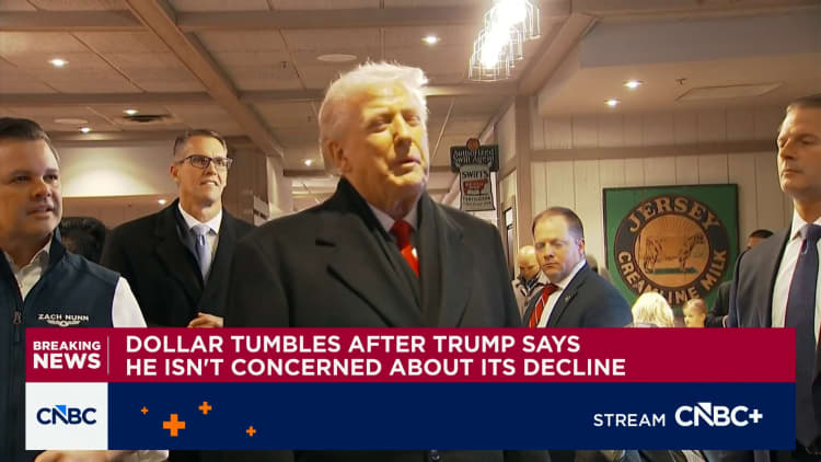 U.S. Dollar tumbles after Pres. Trump says he isn't concerned about its decline