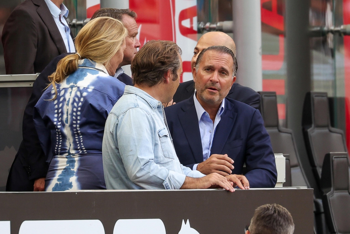 epa10157496 AC Milan owner Gerry Cardinale (R) before the Italian Serie A soccer match between AC Milan and FC Inter Milan at Giuseppe Meazza stadium in Milan, Italy, 03 September 2022. EPA-EFE/ROBERTO BREGANI