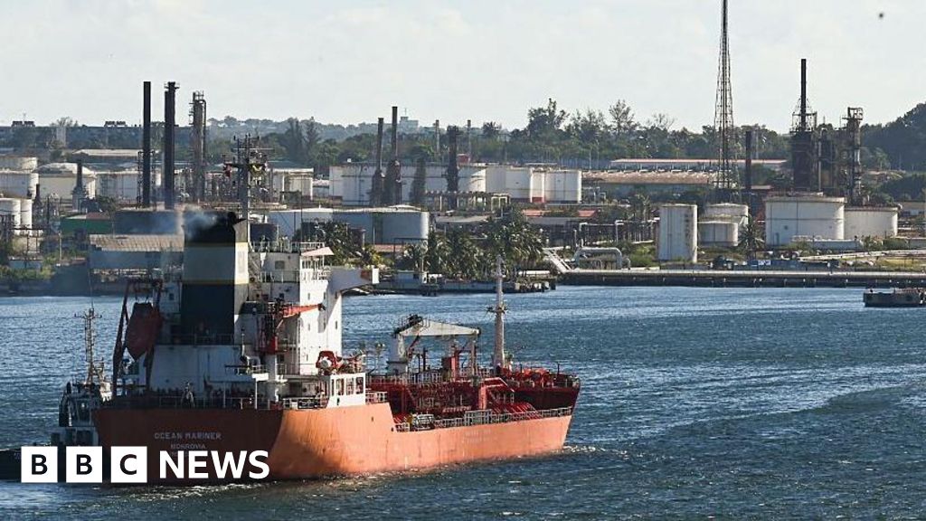 Trump threatens tariffs on countries selling oil to Cuba