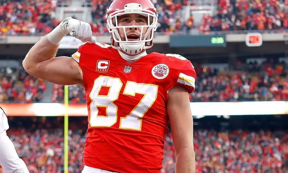 Devin White crowns Travis Kelce as the best ever ahead of his possible final