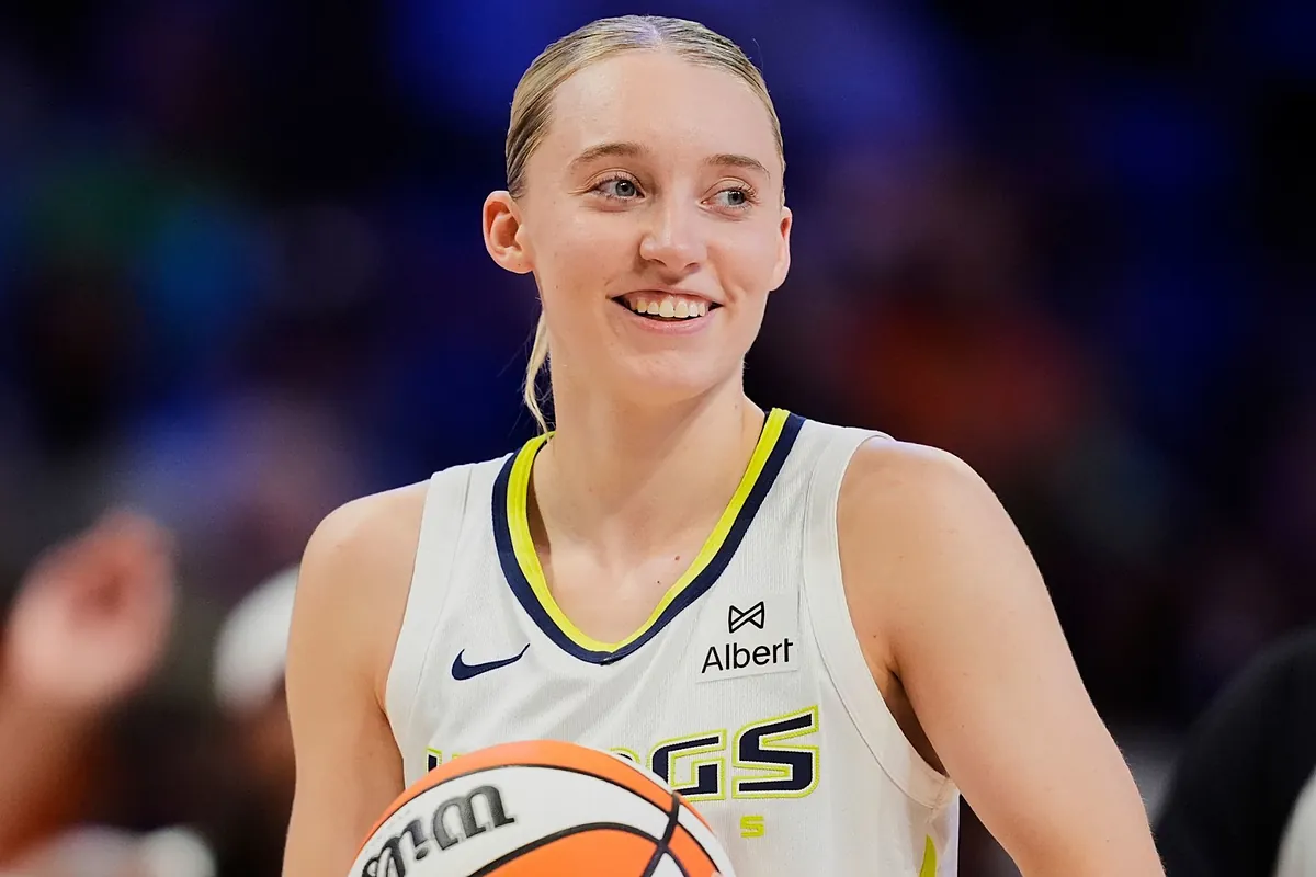 Paige Bueckers makes sure her lucky charm is part of the Unrivaled kickoff party