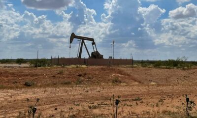 Oil Futures Open Year Lower on Oversupply Concerns