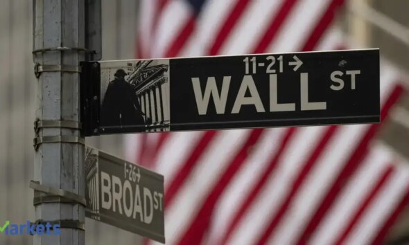 Dow closes higher on first day of 2026, still no Santa Claus rally