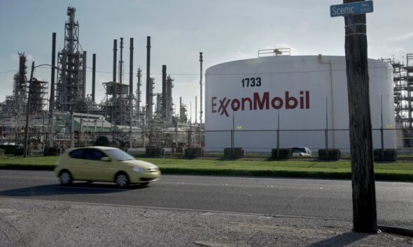 An Exxon Mobil refinery in Baton Rouge, La., in 2021.