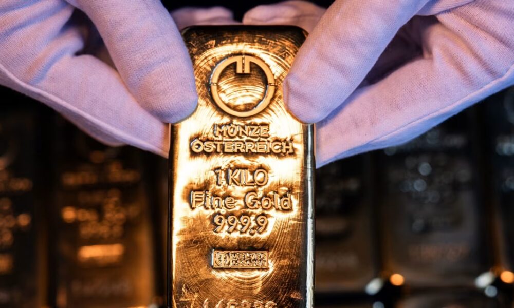 Ryan Dezember hedcut