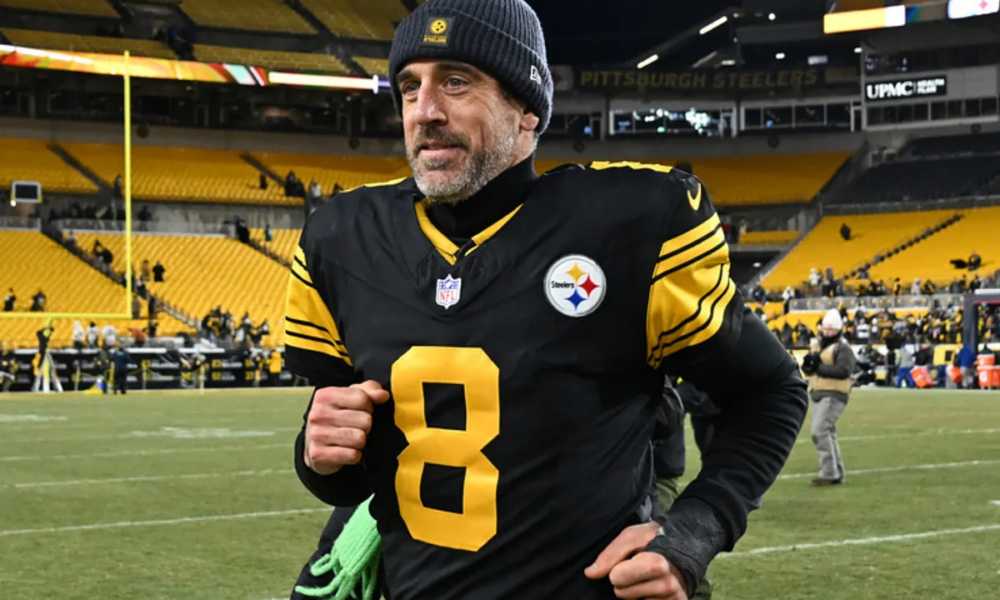NFL legend sparks debate: Should Steelers sacrifice season for a future star QB?