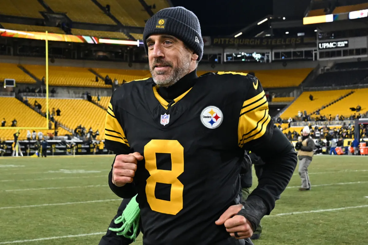 NFL legend sparks debate: Should Steelers sacrifice season for a future star QB?