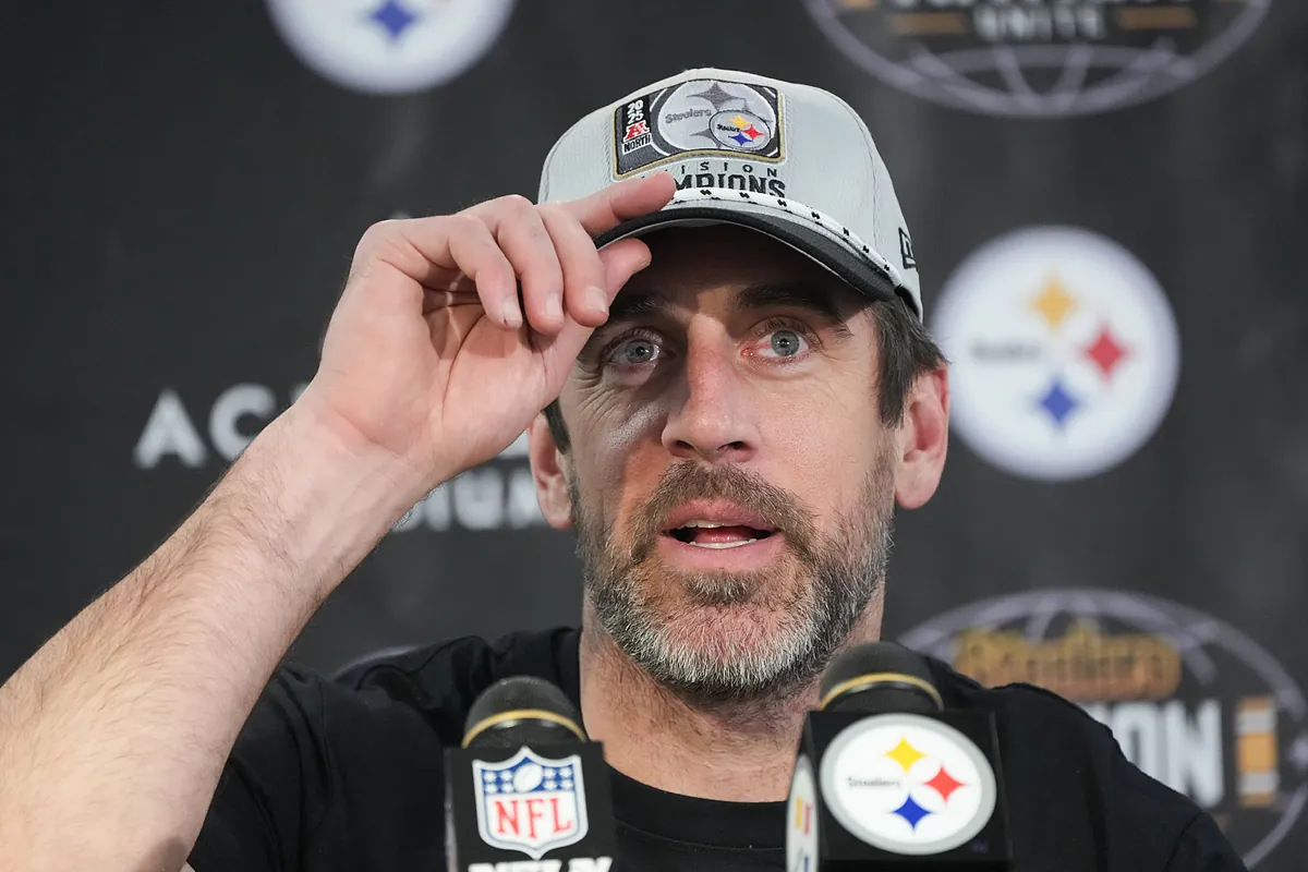 Aaron Rodgers discusses retirement after making the playoffs with the Steelers