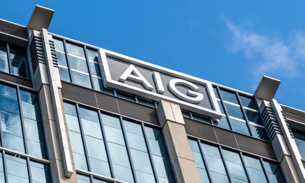 AIG’s CEO Is  Stepping Down. The Insurance Stock Is Falling.