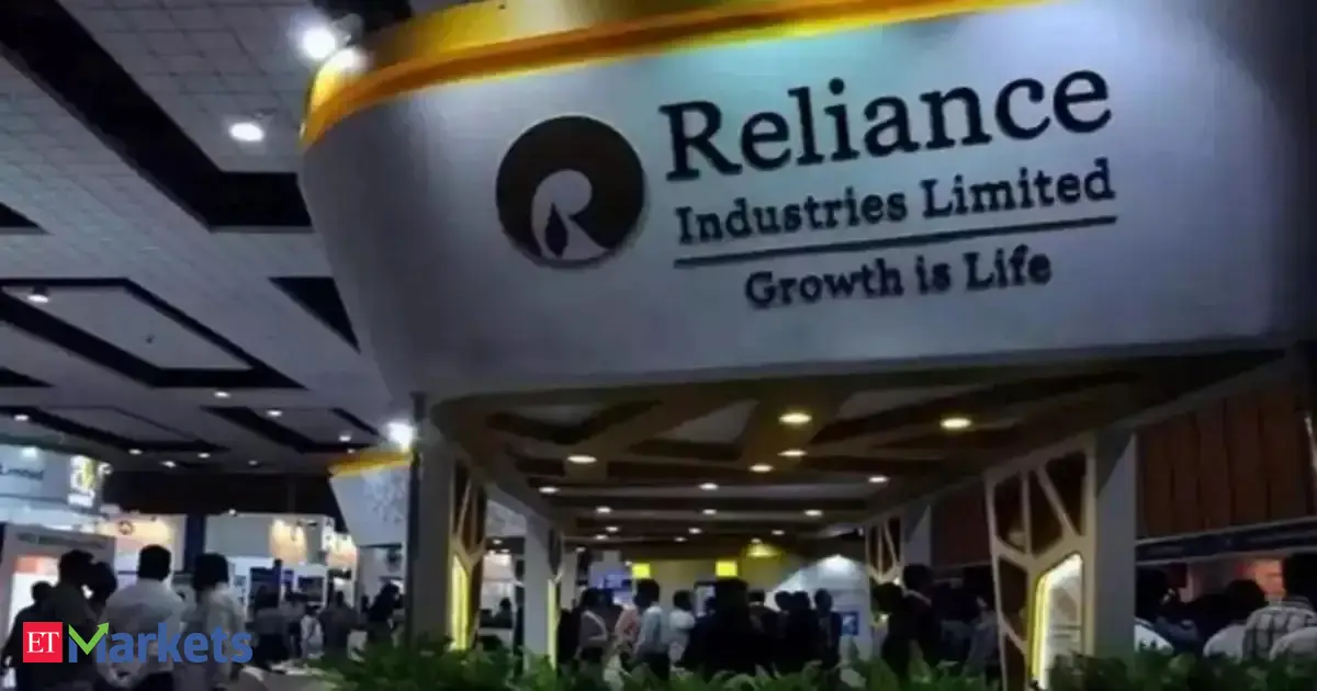 RIL market value falls Rs 94,000 crore in a day