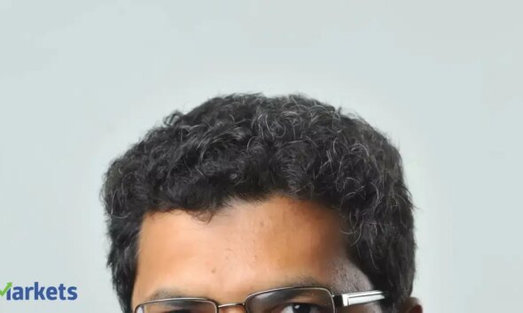 Axis Mutual Fund's Shreyash Devalkar bullish on these 4 sectors as earnings cycle turns