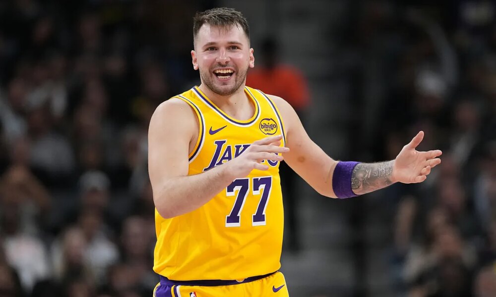 Luka Doncic confronts a Pelicans fan: What the f**k did you say, mother****r?