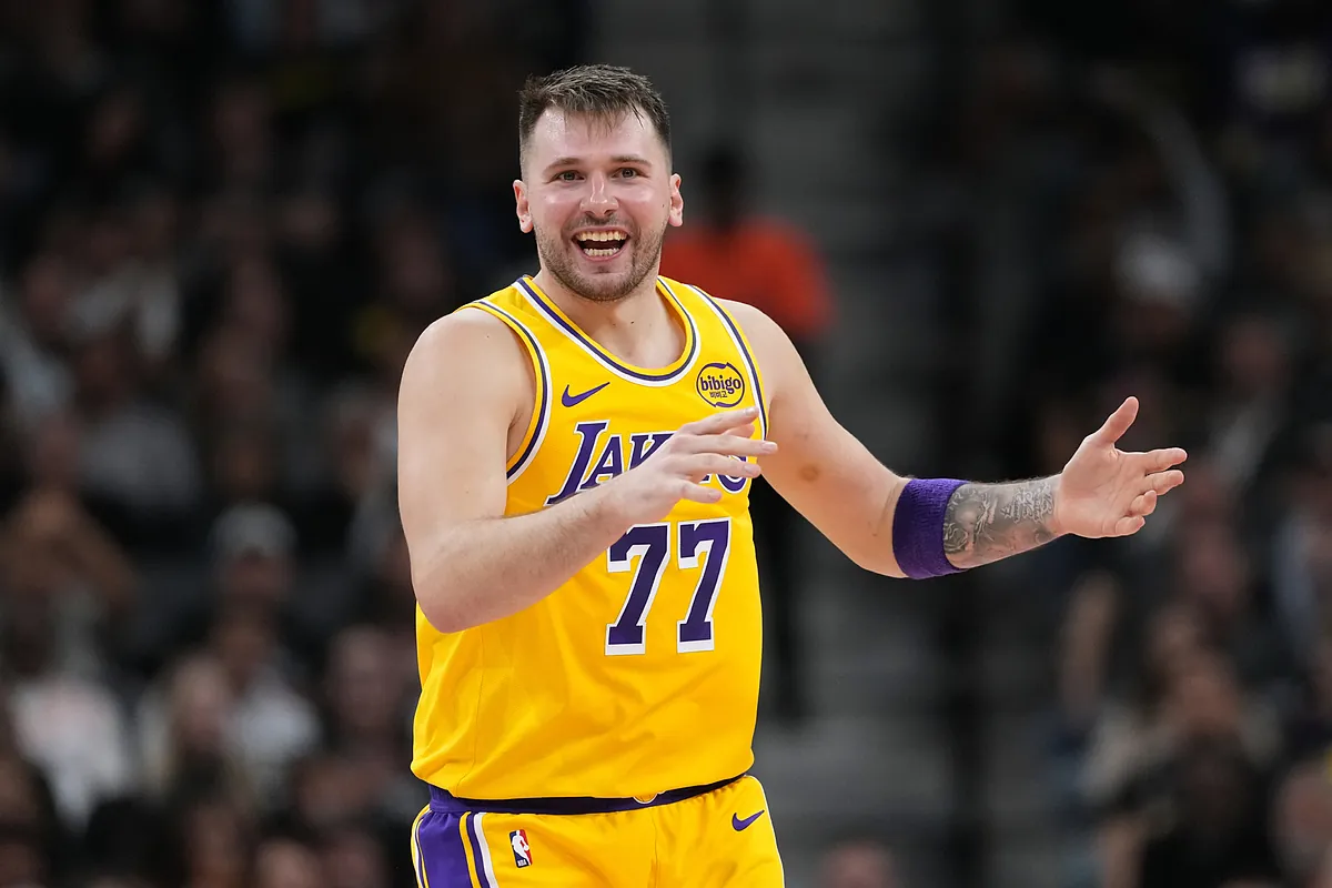 Luka Doncic confronts a Pelicans fan: What the f**k did you say, mother****r?