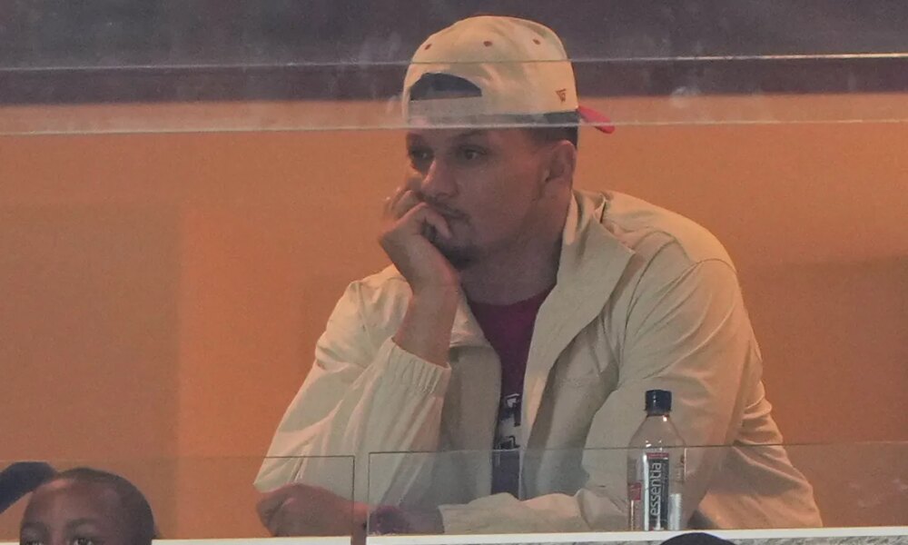 Patrick Mahomes sends a message through rehab as Chiefs begin coaching shakeup