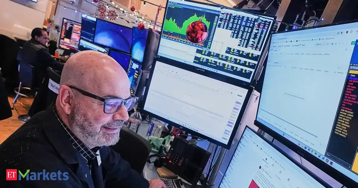 Wall Street ends mixed as tech dips, defense stocks rally