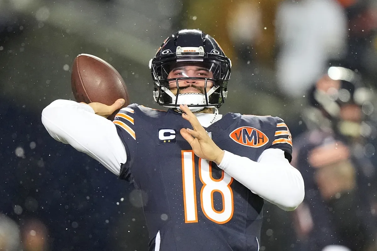 Caleb Williams pulls off a miracle with help from Green Bay's kicker