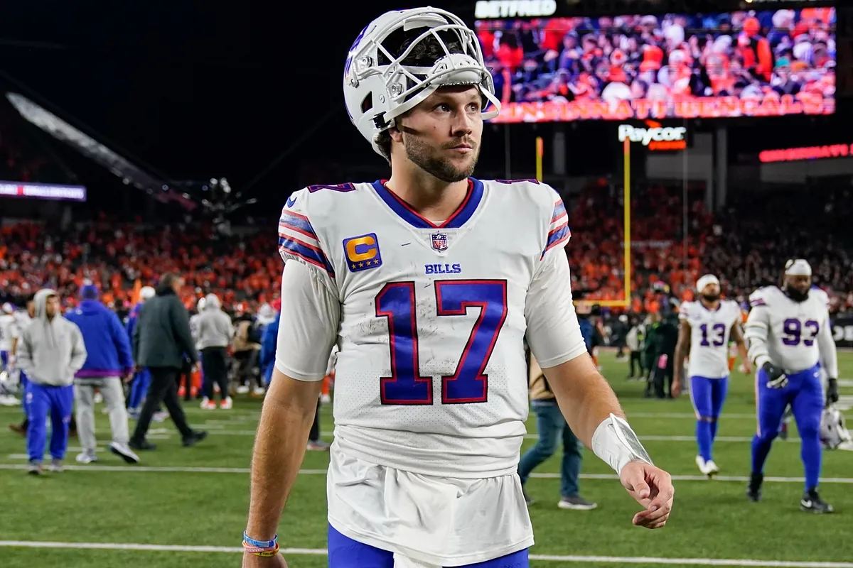 Josh Allen reacts as Hailee Steinfeld steals the spotlight on playoff night
