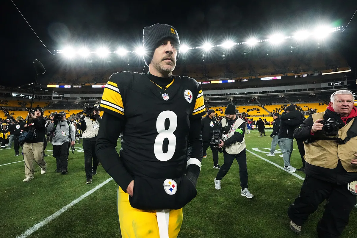 Aaron Rodgers unleashes the wrath of Steelers fans who are calling for his immediate retirement