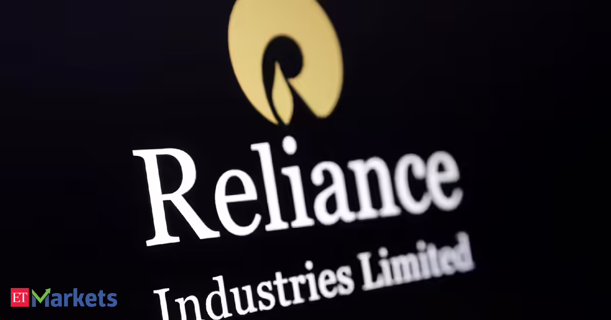 Reliance Industries shares slip 2%, down 8% in 2026. Time to buy before Q3?