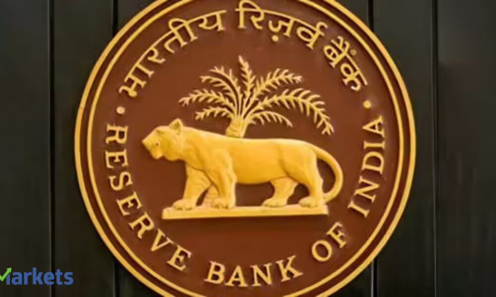 RBI's $10-billion forex swap gets thrice the bids