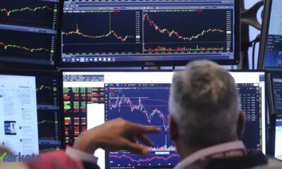 Asian shares post modest early gains, Yen weakens