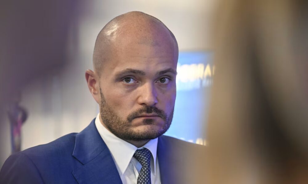 Alistair MacDonald hedcut