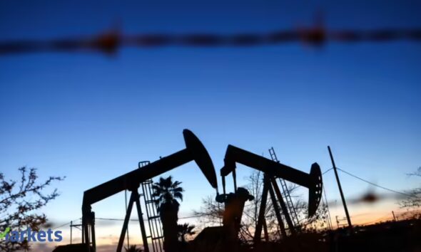 Oil flat as chances of US strike on Iran recedes