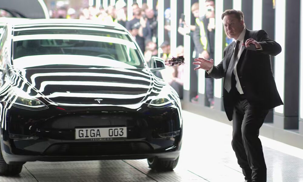 Tesla Stock Drops Amid Report Musk’s SpaceX Is Looking For Bankers. Why That Matters.