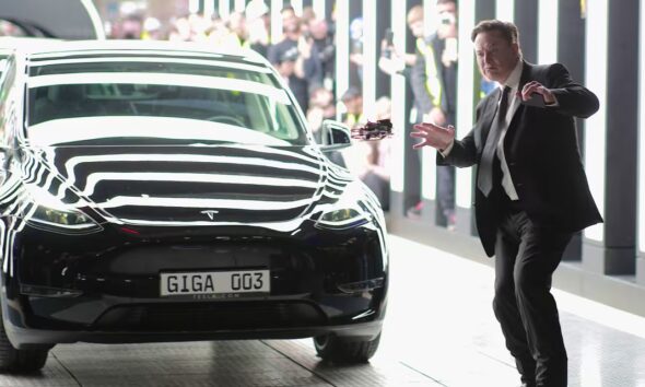 Tesla Stock Drops Amid Report Musk’s SpaceX Is Looking For Bankers. Why That Matters.