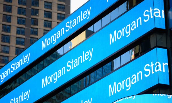 Wall Street’s Good Times Roll While the Rest of the Economy Plods Along