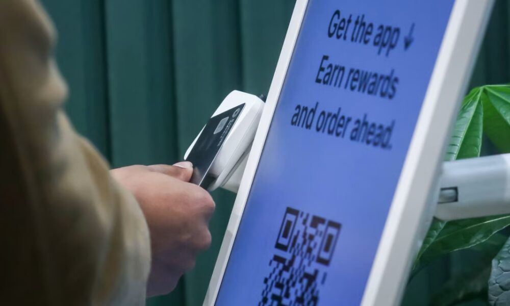 Why Bank CEOs Are Carefully Push Back on Trump's Credit-Card Rate Cap