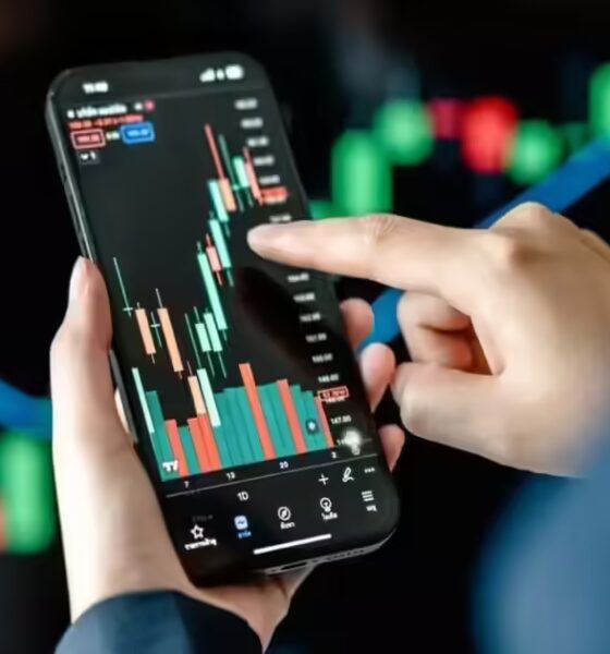 Q3 earnings growth muted as IT weighs, banks lend support