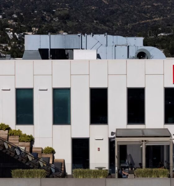 Trump Purchased Netflix, Warner Bonds in Days After Deal Announcement