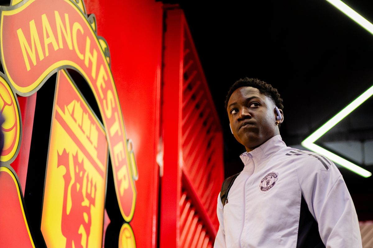 Kobbie Mainoo arrives at Old Trafford