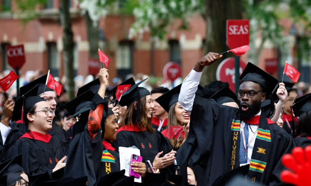 Even MBAs From Top Business Schools Are Struggling to Get Hired