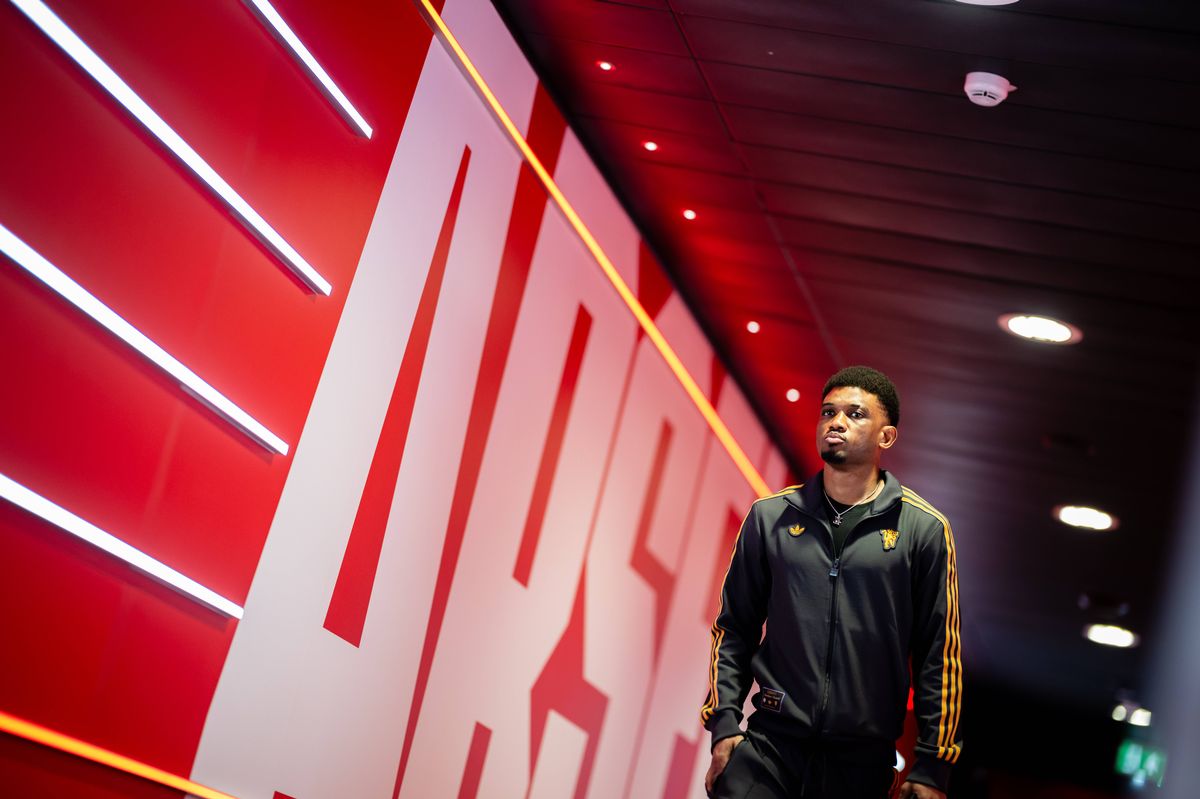 Amad arrives prior to the Premier League match between Arsenal and Manchester United at Emirates Stadium.