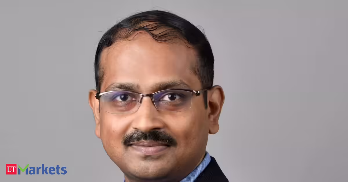 Why owning sector leaders could be a smarter core bet in 2026, Axis Mutual Fund’s Karthik Kumar explains