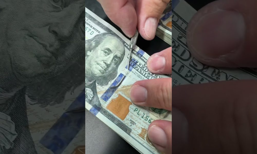 How to Spot Fake Money vs. Real Money #FakeMoney #CounterfeitCash #SecurityFeatures #MoneyLumps