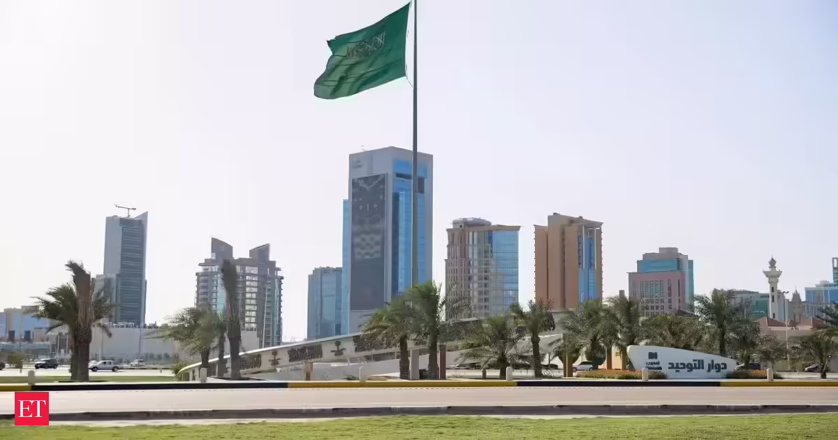 Saudi private sector takes larger Vision 2030 role, minister says in Davos