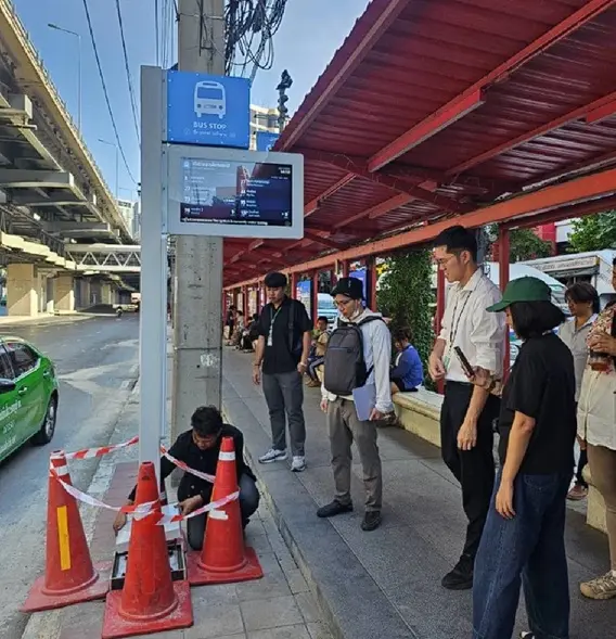 Bangkok Introduces Smart Bus Stops to Alleviate Sidewalk Crowding