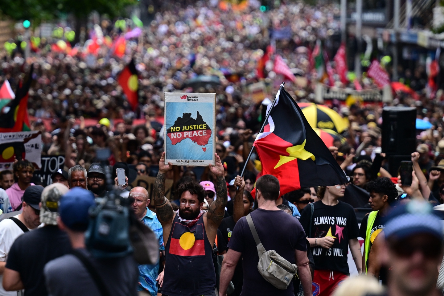 Bomb threat, assaults, hate speech mar national rallies