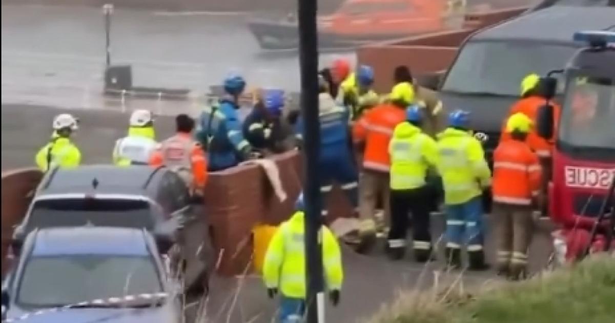 Young man trapped by tide rescued from Whitby's West Cliff