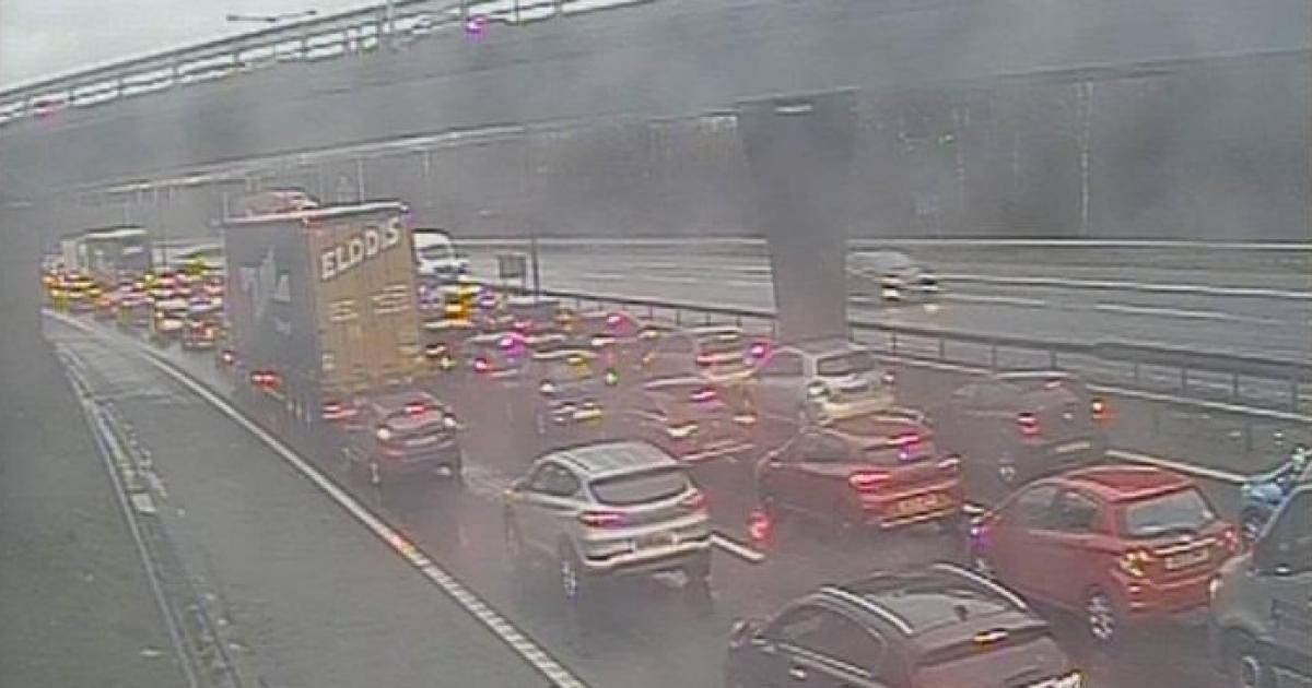 Traffic on M60 brought to standstill by broken-down vehicle