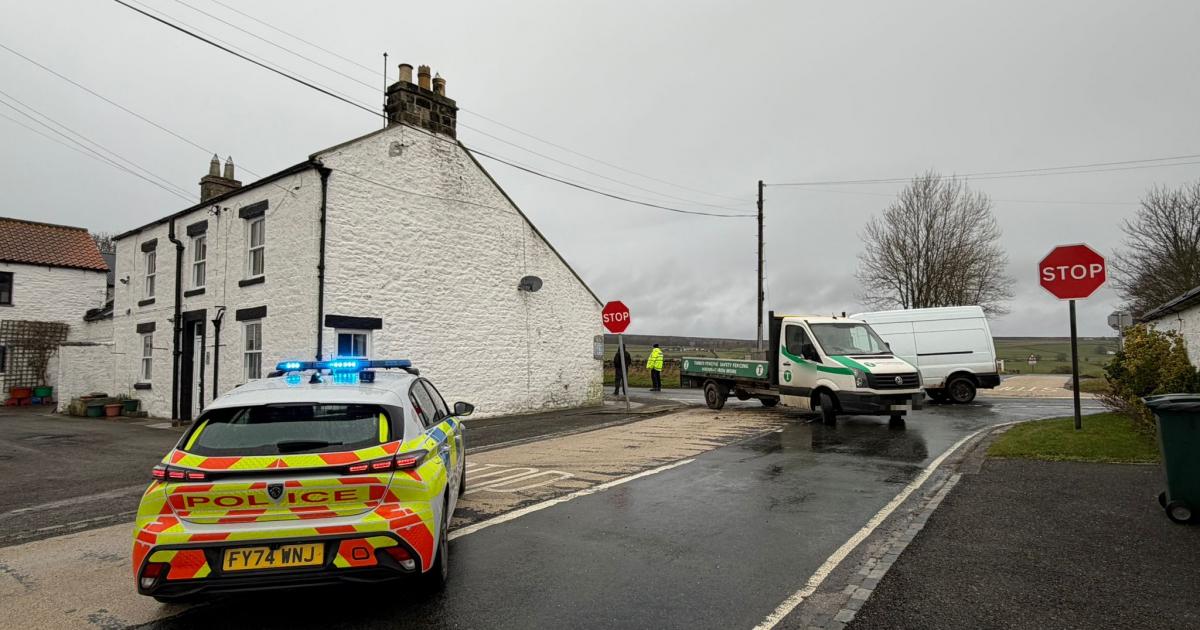Kinninvie crossroads crash LIVE - Police called after crash involving two vans