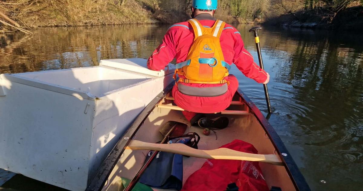 Canoeists fish fly-tipped fridge freezer from River Wear