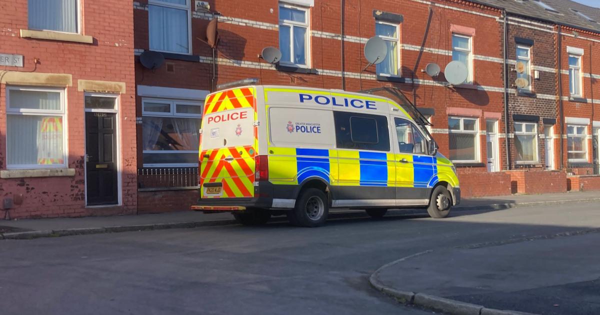 Officers attempt arrest of wanted person in Bolton