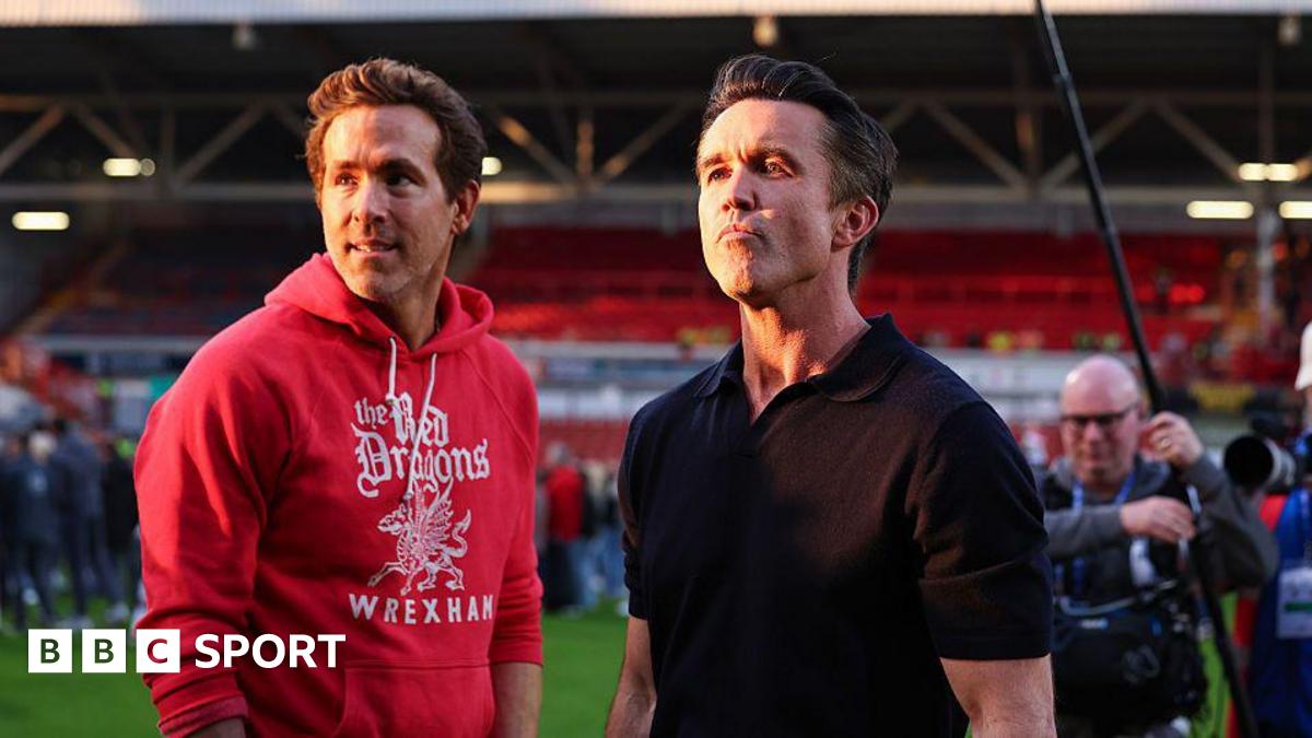 Ryan Reynolds and Rob Mac at the Cae Ras