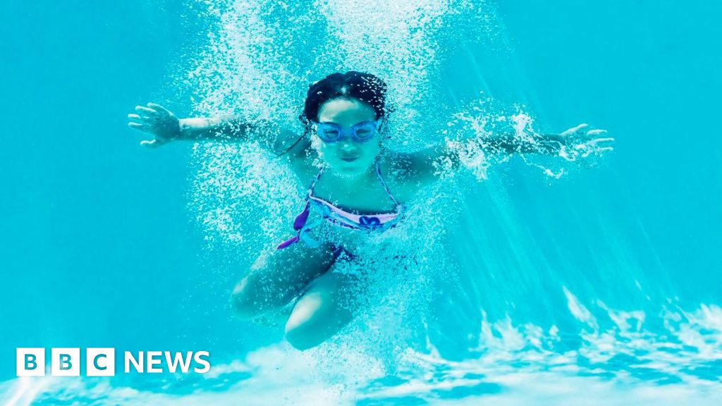 Thousands of Wiltshire children offered free holiday swimming